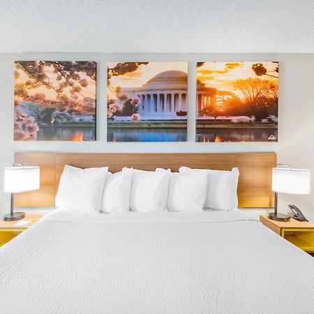 Days Inn By Wyndham Charlottesville/University Area Экстерьер фото