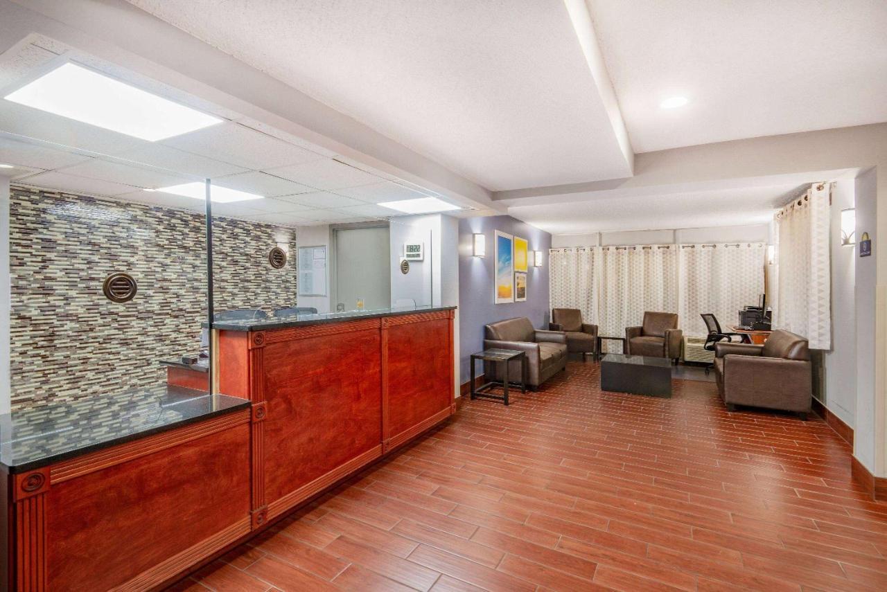 Days Inn By Wyndham Charlottesville/University Area Экстерьер фото