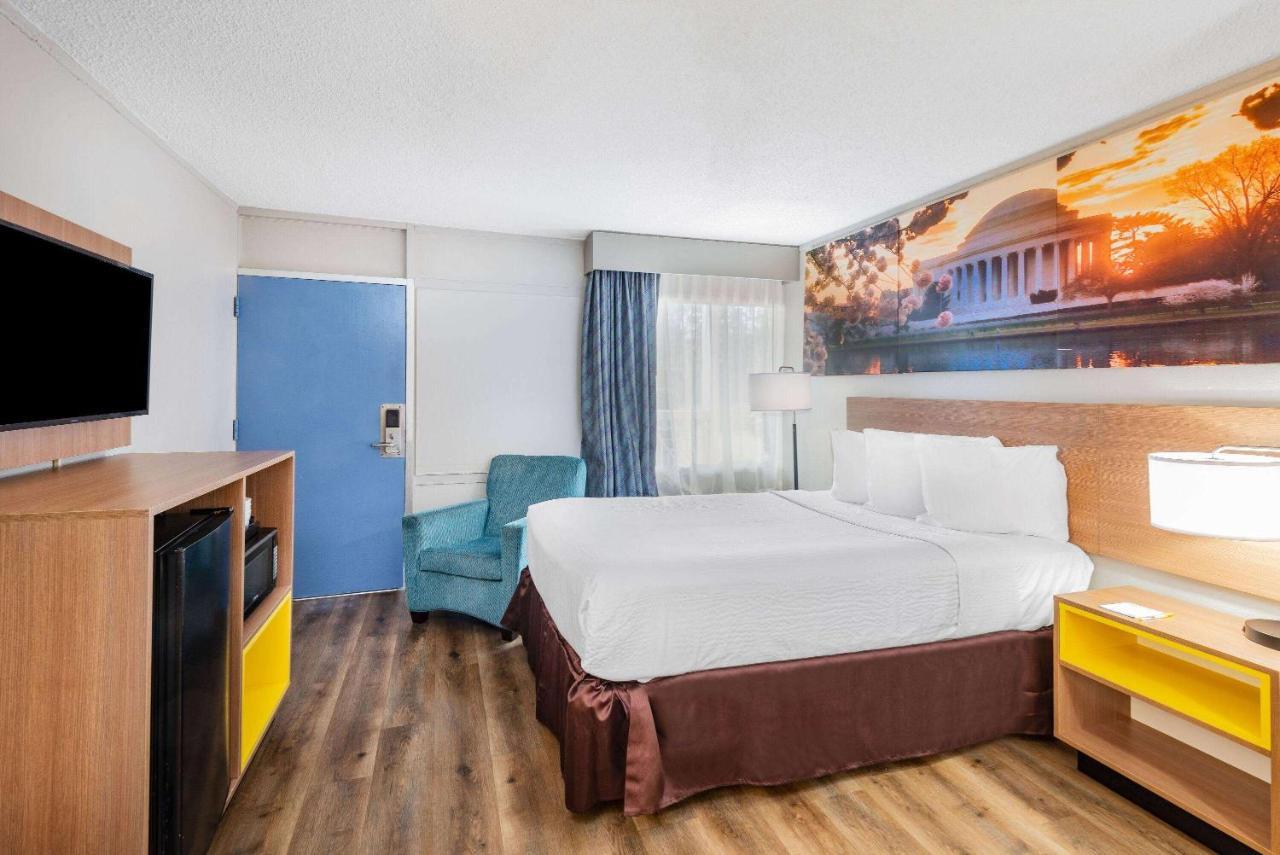 Days Inn By Wyndham Charlottesville/University Area Экстерьер фото