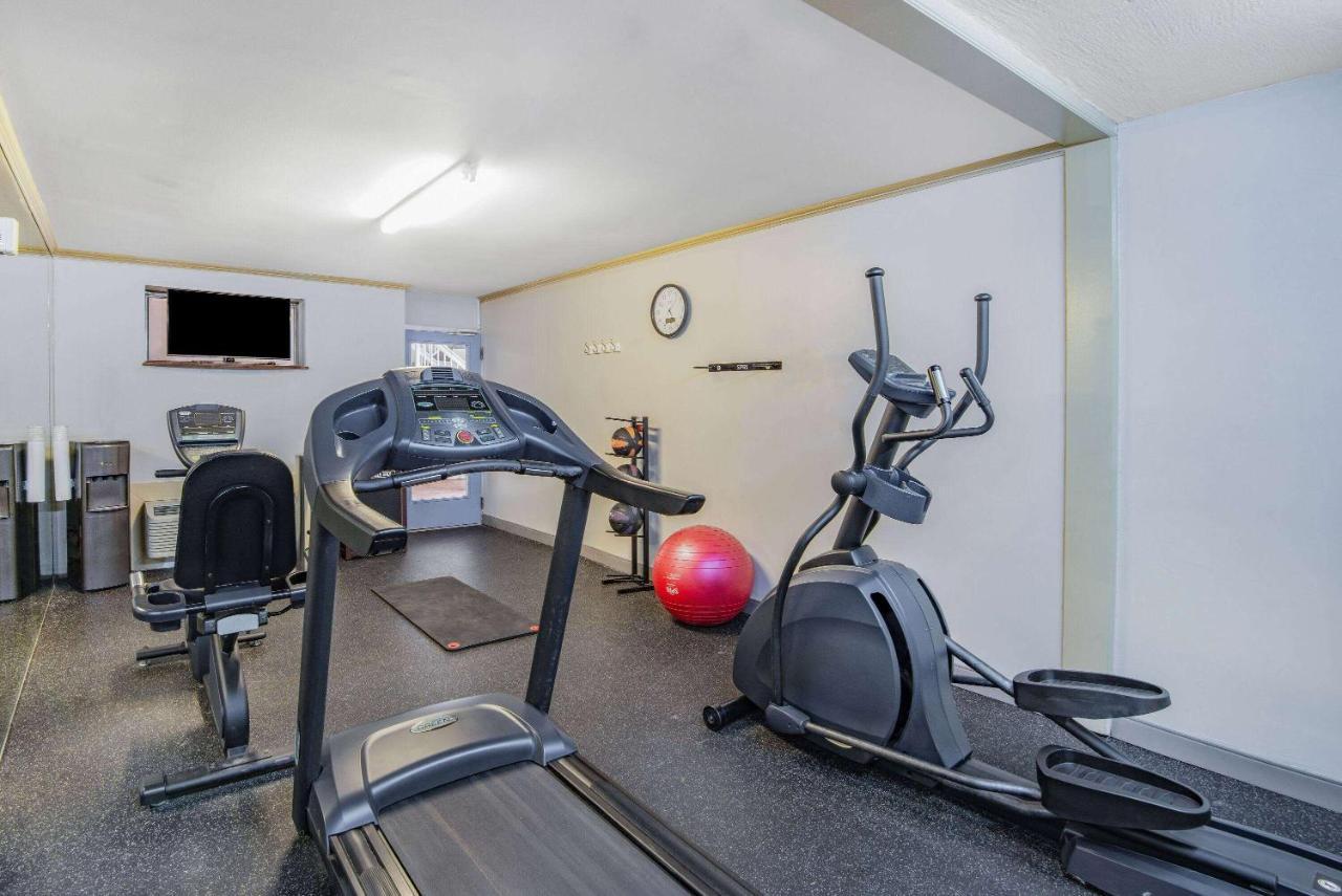 Days Inn By Wyndham Charlottesville/University Area Экстерьер фото