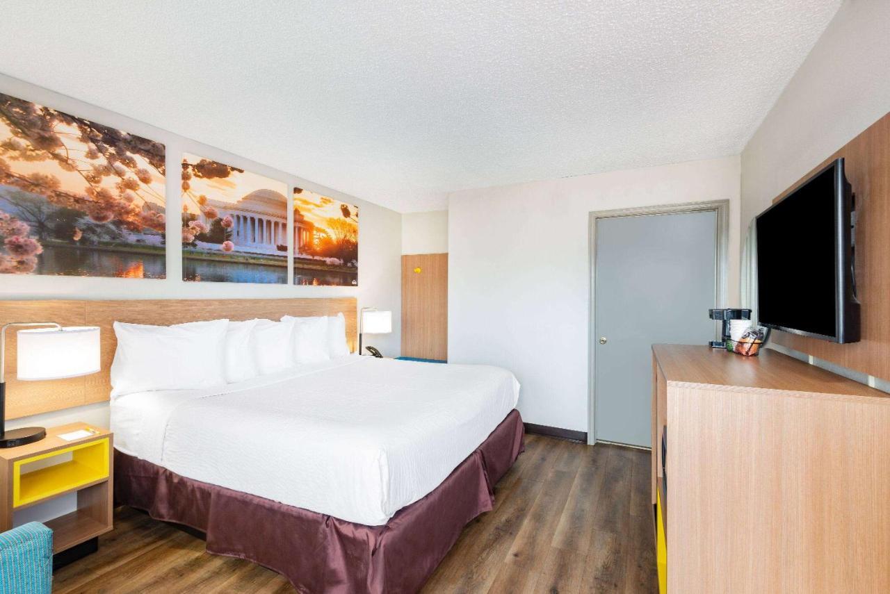 Days Inn By Wyndham Charlottesville/University Area Экстерьер фото