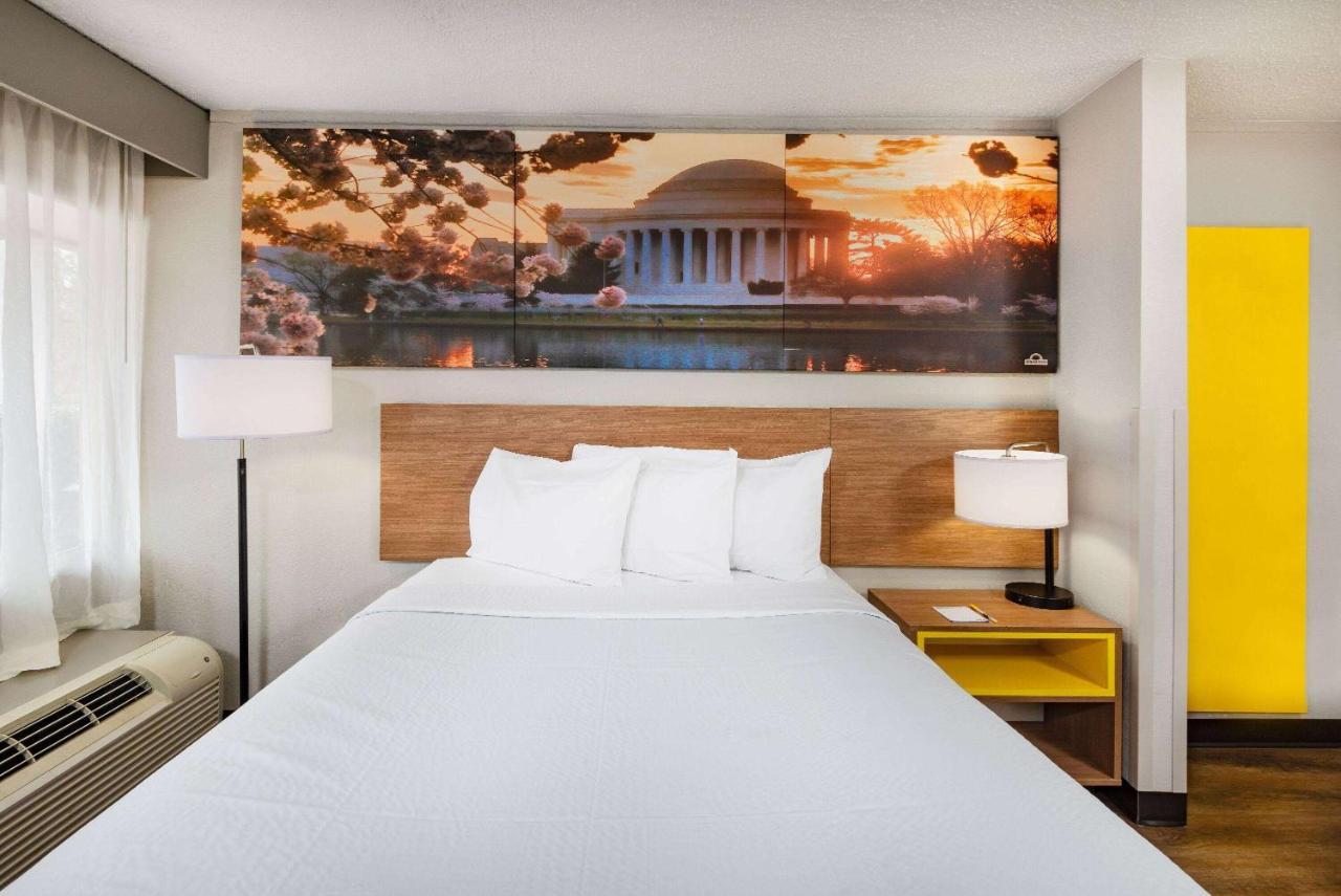 Days Inn By Wyndham Charlottesville/University Area Экстерьер фото