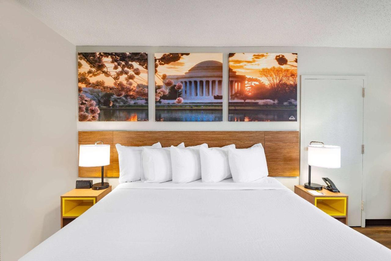 Days Inn By Wyndham Charlottesville/University Area Экстерьер фото