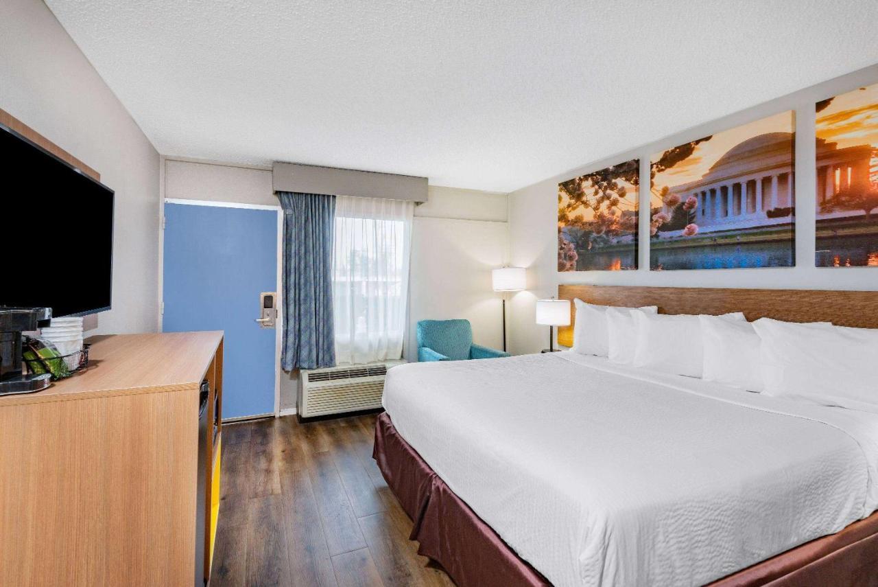 Days Inn By Wyndham Charlottesville/University Area Экстерьер фото